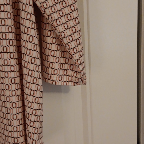 Top - Picture 4 of 8